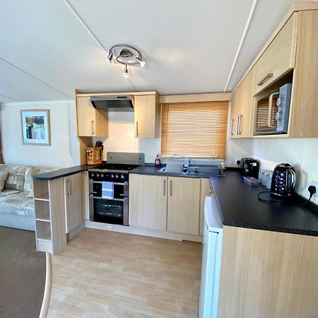 Elletson Park Wood Fired Hot Tubs, Caravans & Pods Pilling エクステリア 写真