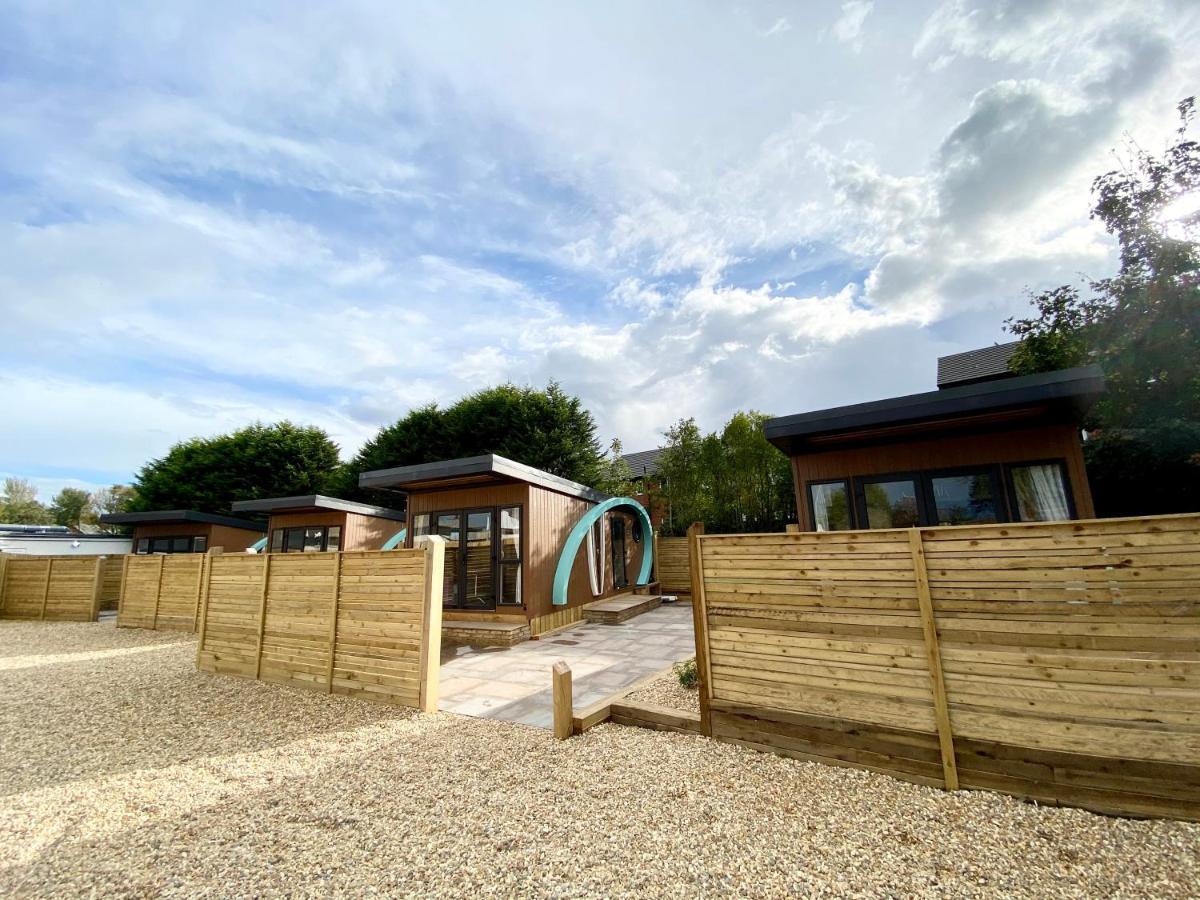 Elletson Park Wood Fired Hot Tubs, Caravans & Pods Pilling エクステリア 写真