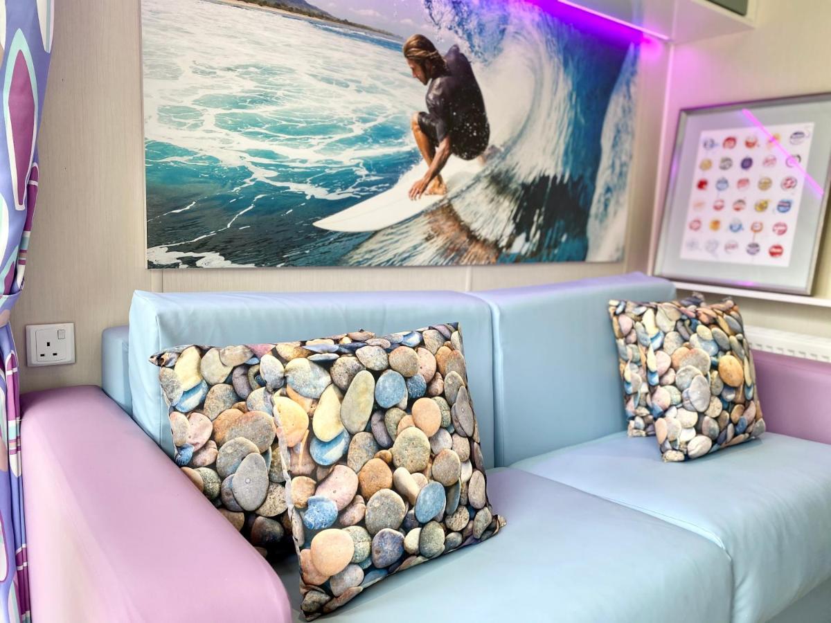 Elletson Park Wood Fired Hot Tubs, Caravans & Pods Pilling エクステリア 写真