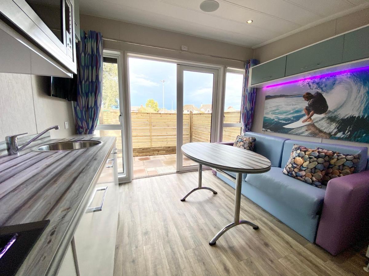 Elletson Park Wood Fired Hot Tubs, Caravans & Pods Pilling エクステリア 写真