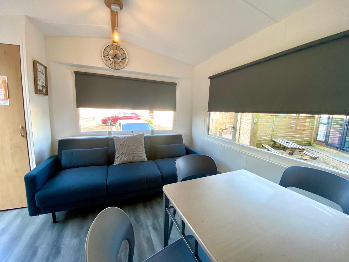 Elletson Park Wood Fired Hot Tubs, Caravans & Pods Pilling エクステリア 写真