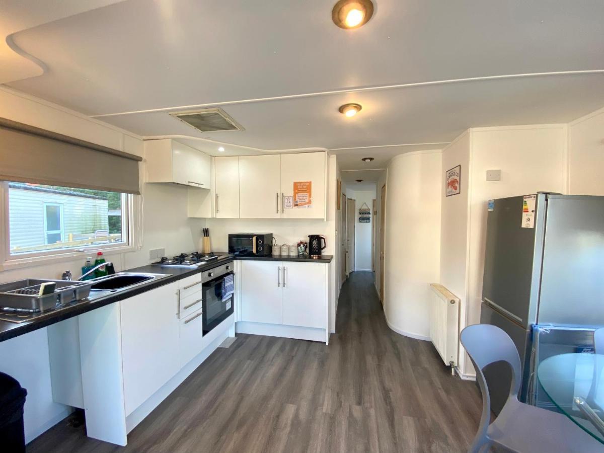 Elletson Park Wood Fired Hot Tubs, Caravans & Pods Pilling エクステリア 写真