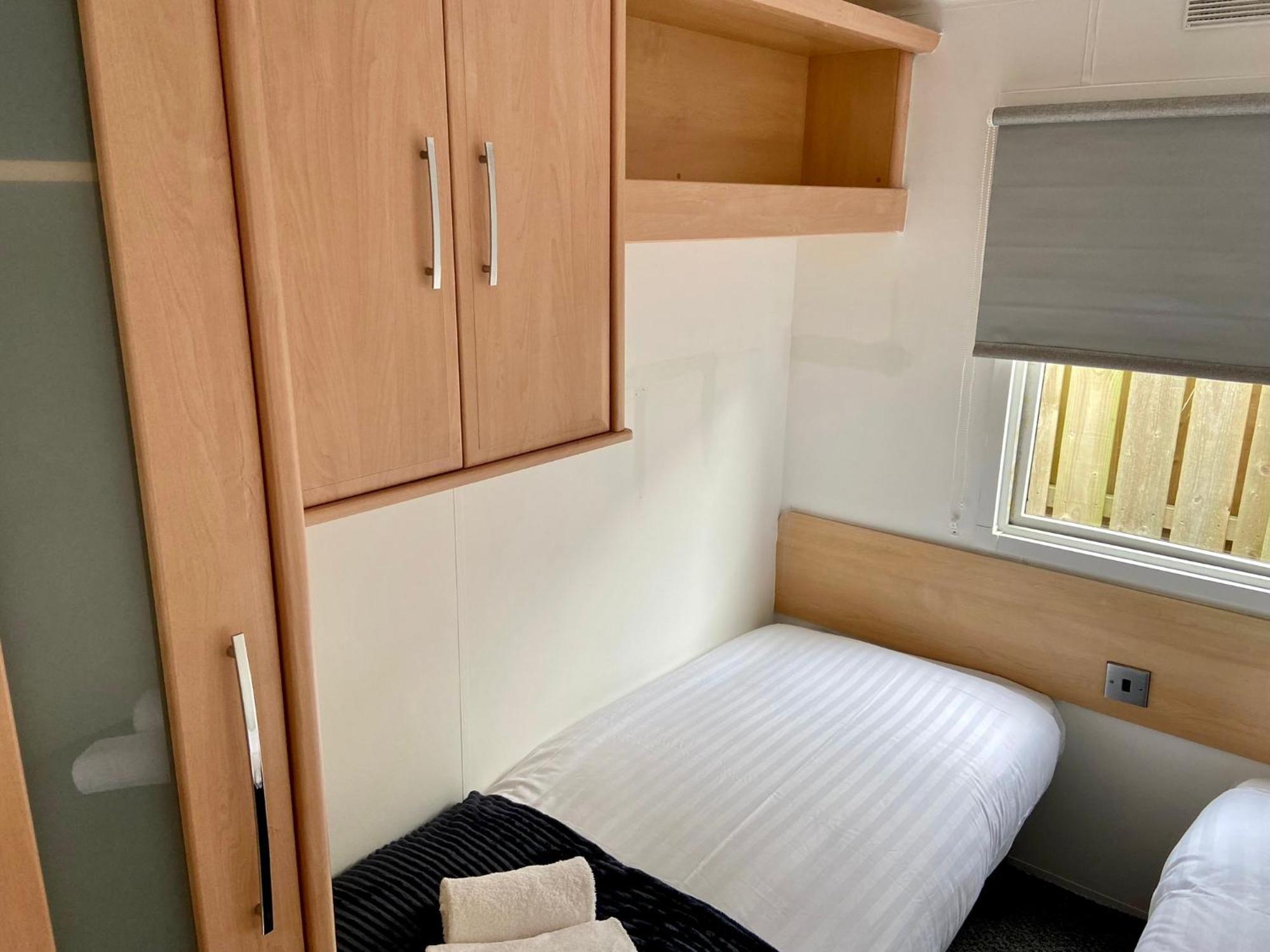 Elletson Park Wood Fired Hot Tubs, Caravans & Pods Pilling エクステリア 写真