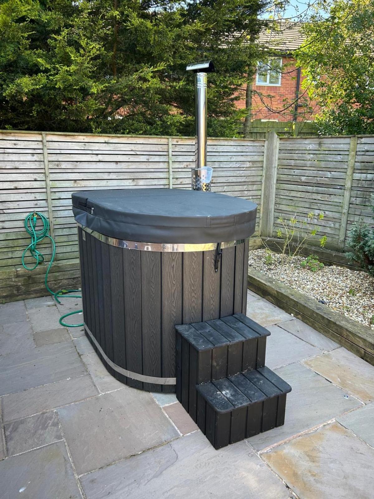 Elletson Park Wood Fired Hot Tubs, Caravans & Pods Pilling エクステリア 写真